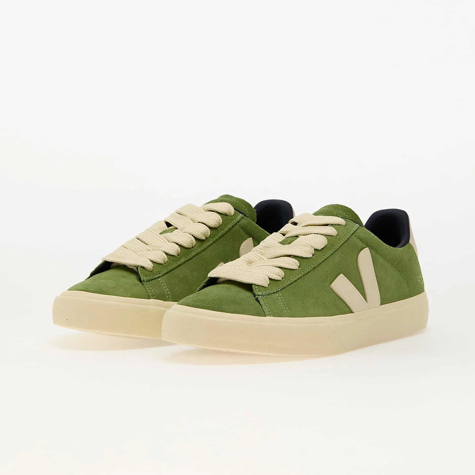 VEJA Campo Bold Kiwi Pierre Suede