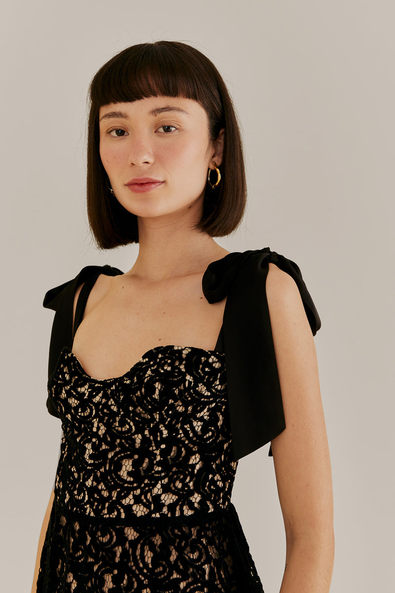 FARM-BLACK VELVET LACE SLEEVELESS MAXI DRESS-JUST BRAZIL