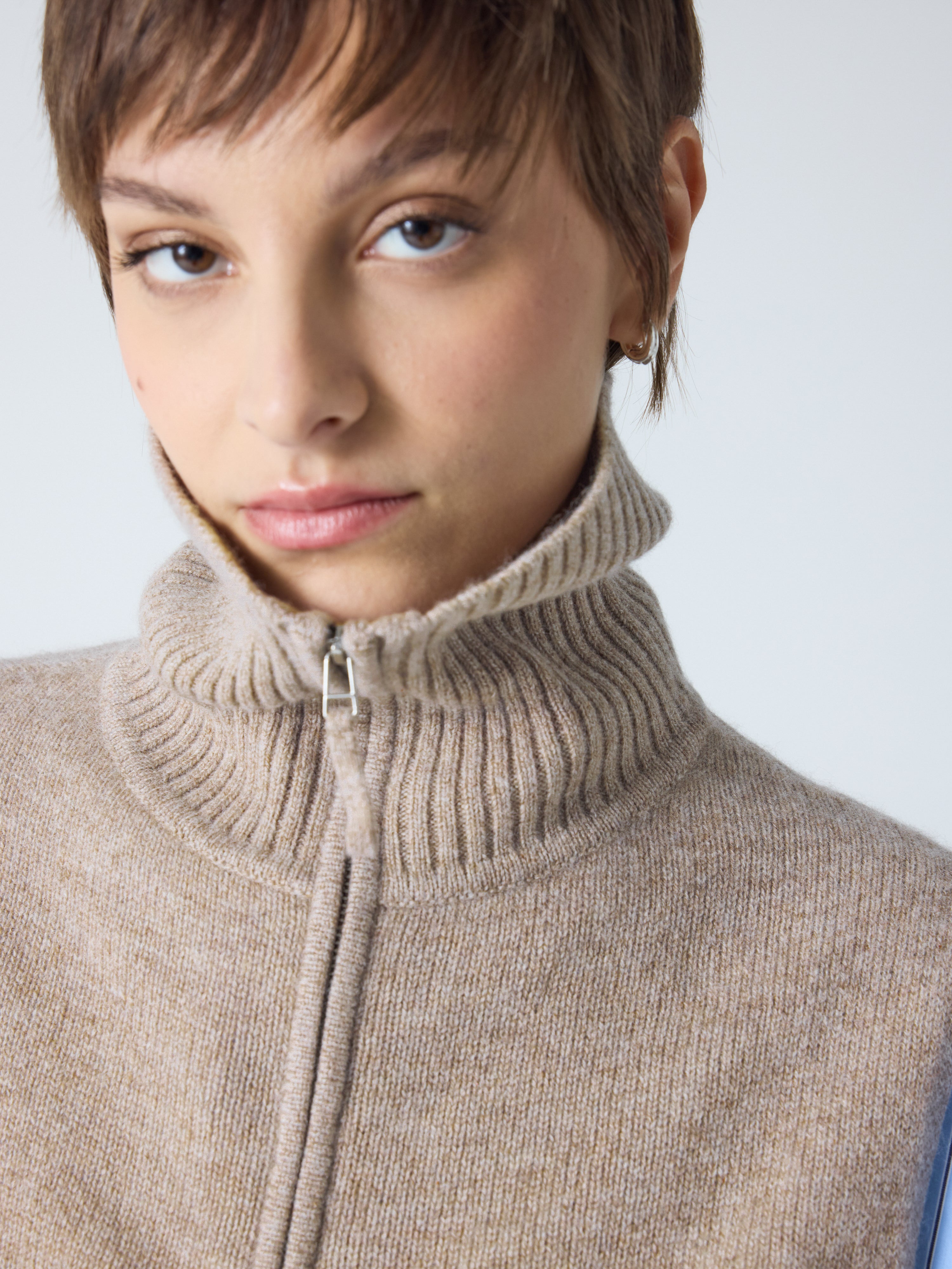 Tina Chestnut Collar