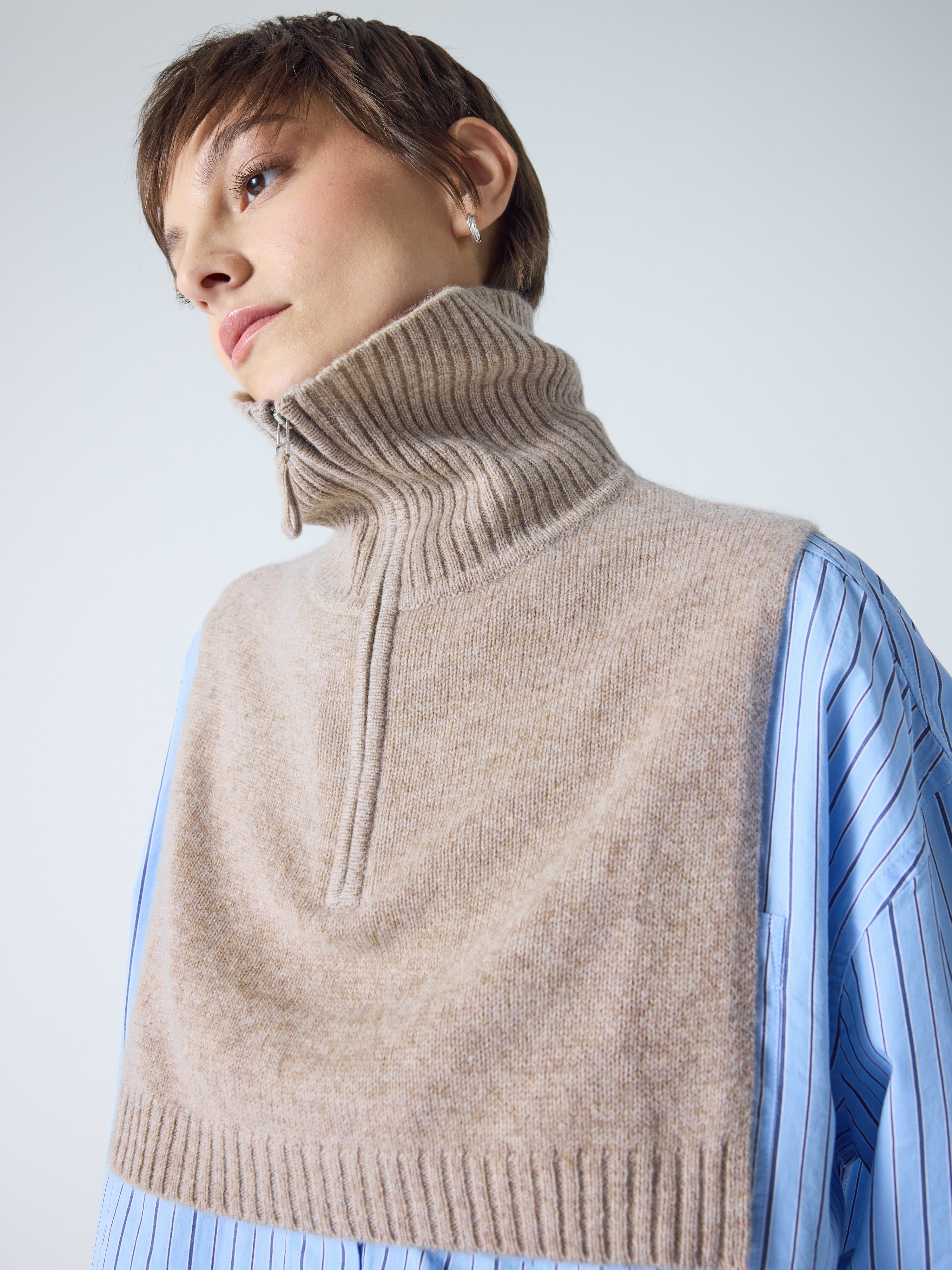 Tina Chestnut Collar