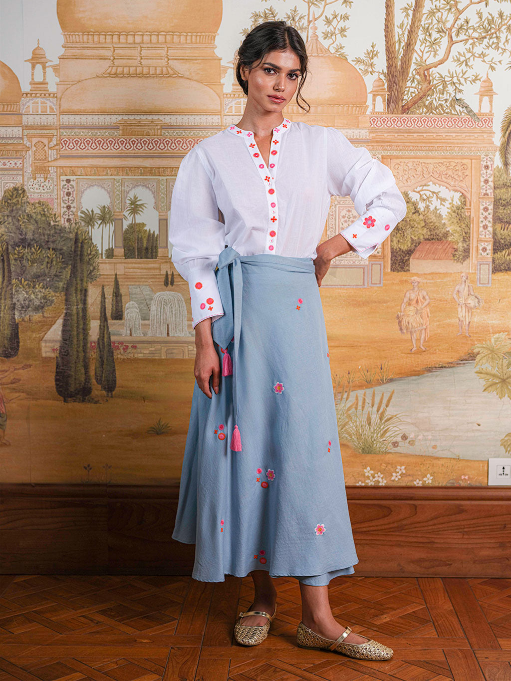 Soapwort White/Pink Flowers Blouse