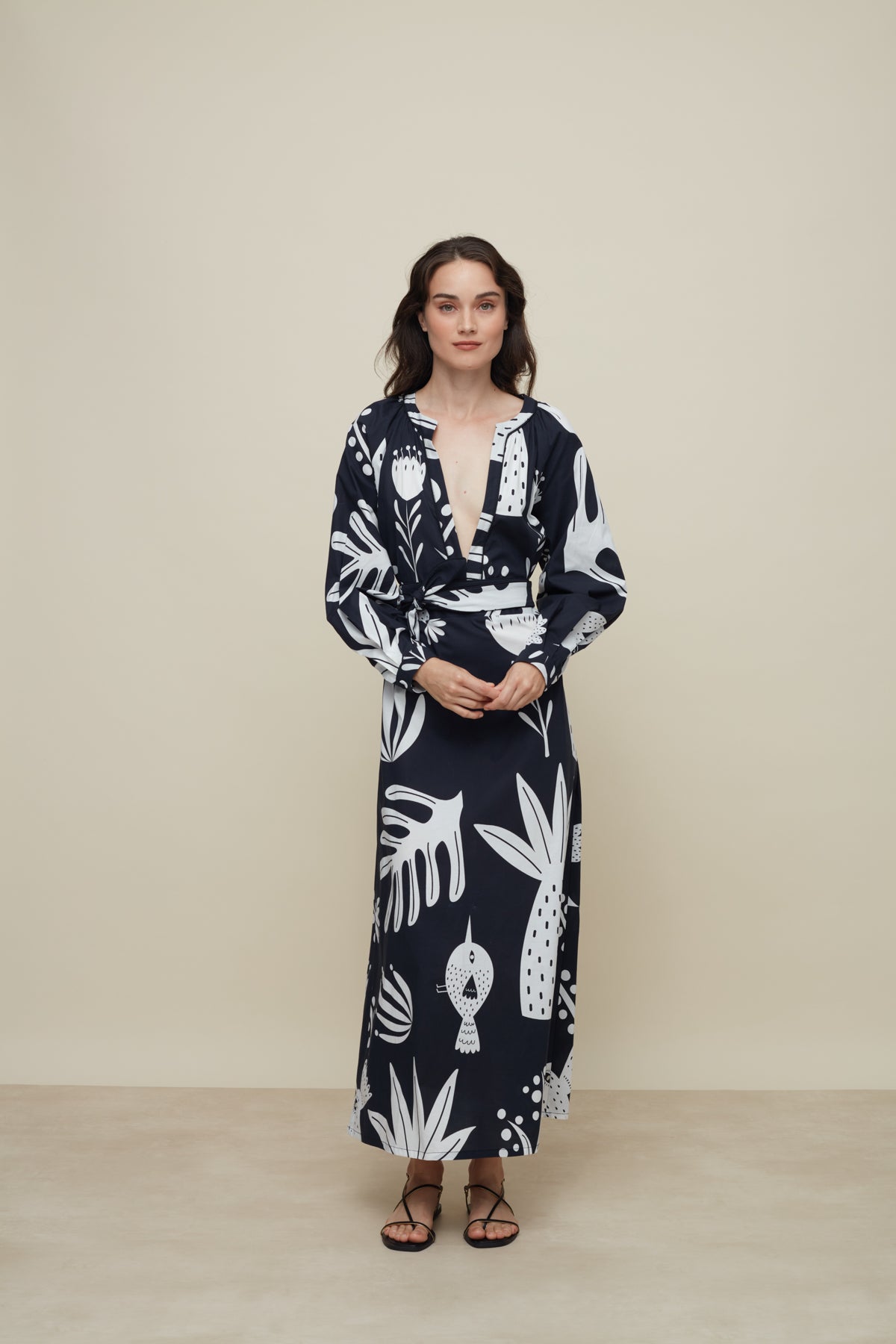 Galeria-Dhalia Floresta Black Dress-Justbrazil