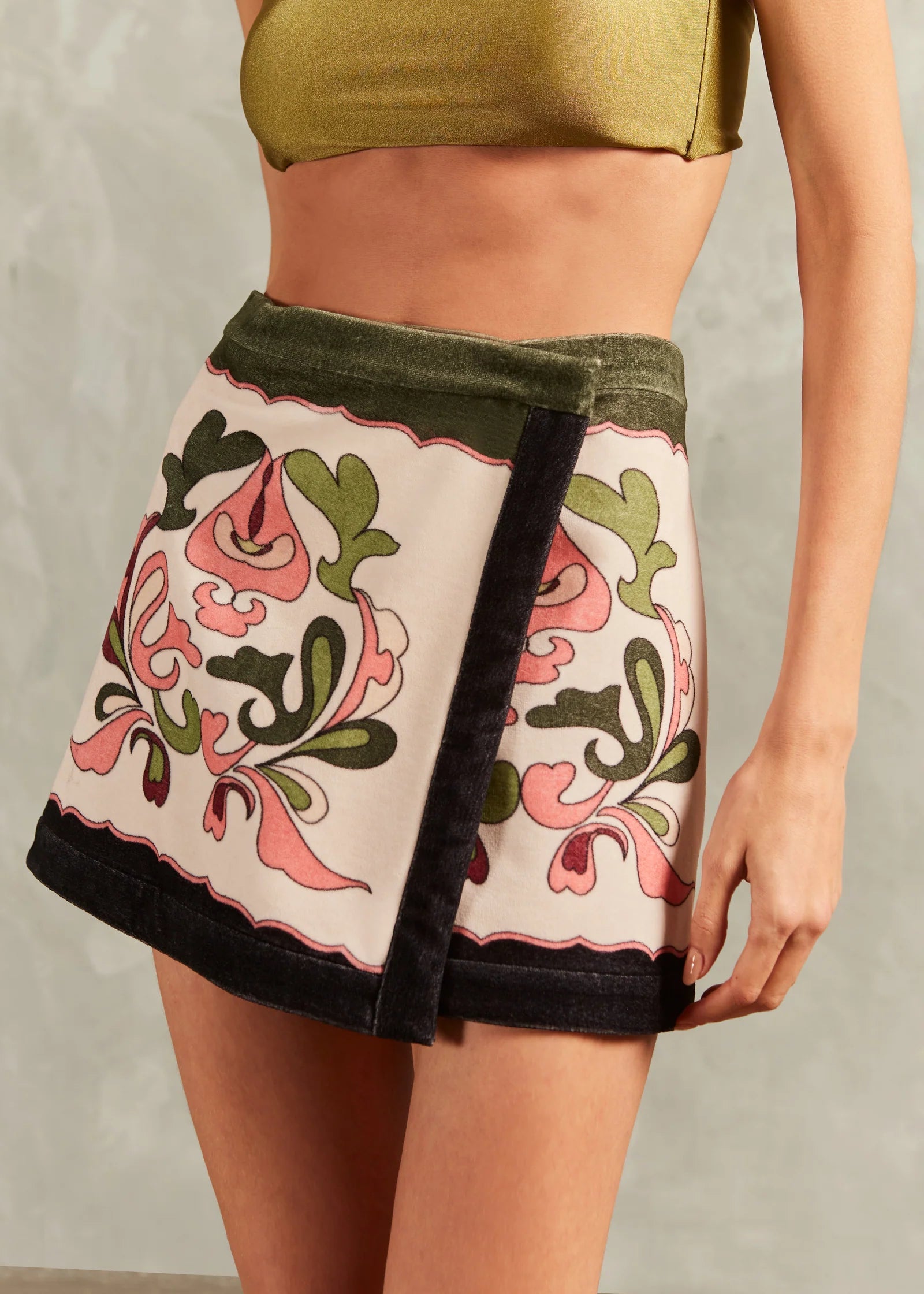 SS25-ADRIANA DEGREAS-JUSTBRAZIL
