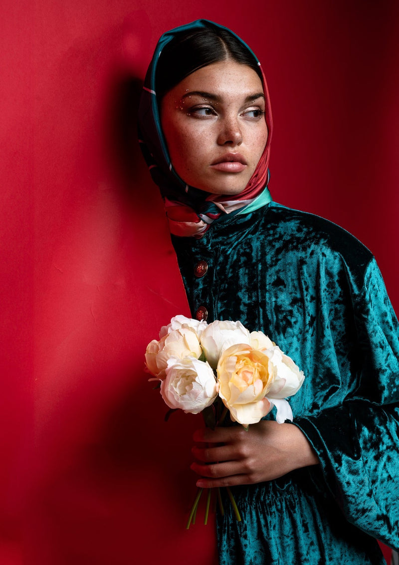 FASHION MADE OF SILK-LITTLE RED RIDDING HOOD SCARF-JUST BRAZIL