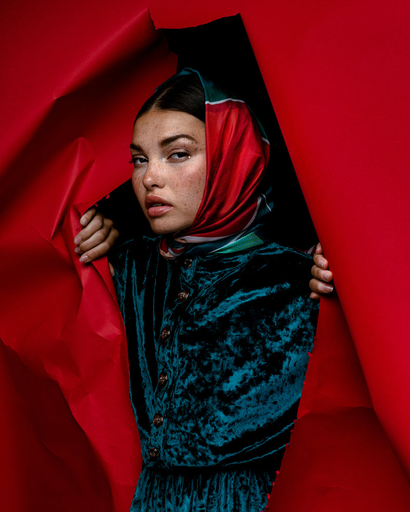 FASHION MADE OF SILK-LITTLE RED RIDDING HOOD SCARF-JUST BRAZIL