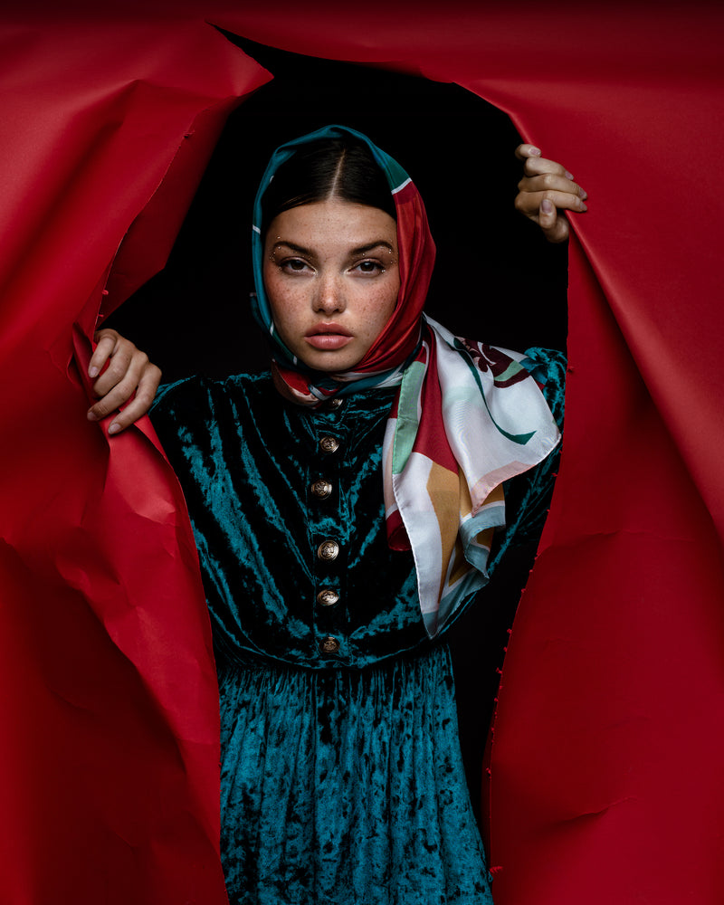FASHION MADE OF SILK-LITTLE RED RIDDING HOOD SCARF-JUST BRAZIL