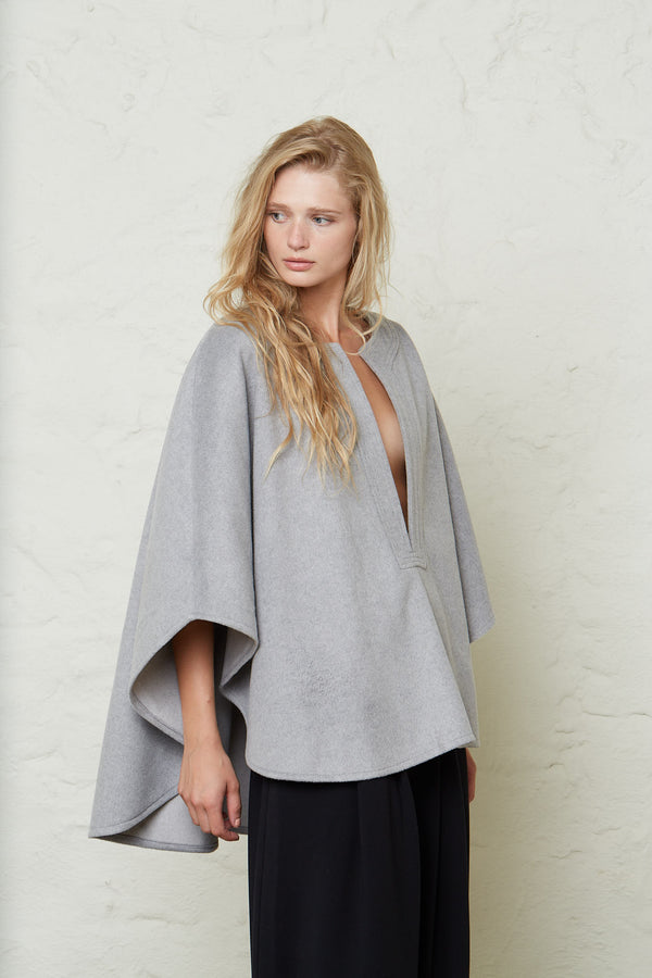 FW23-CAPE-MILLA