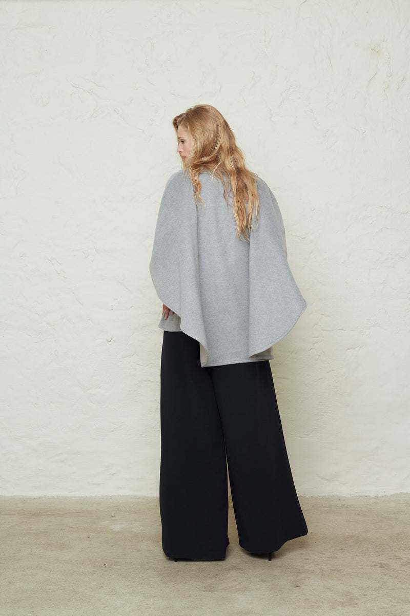 FW23-CAPE-MILLA