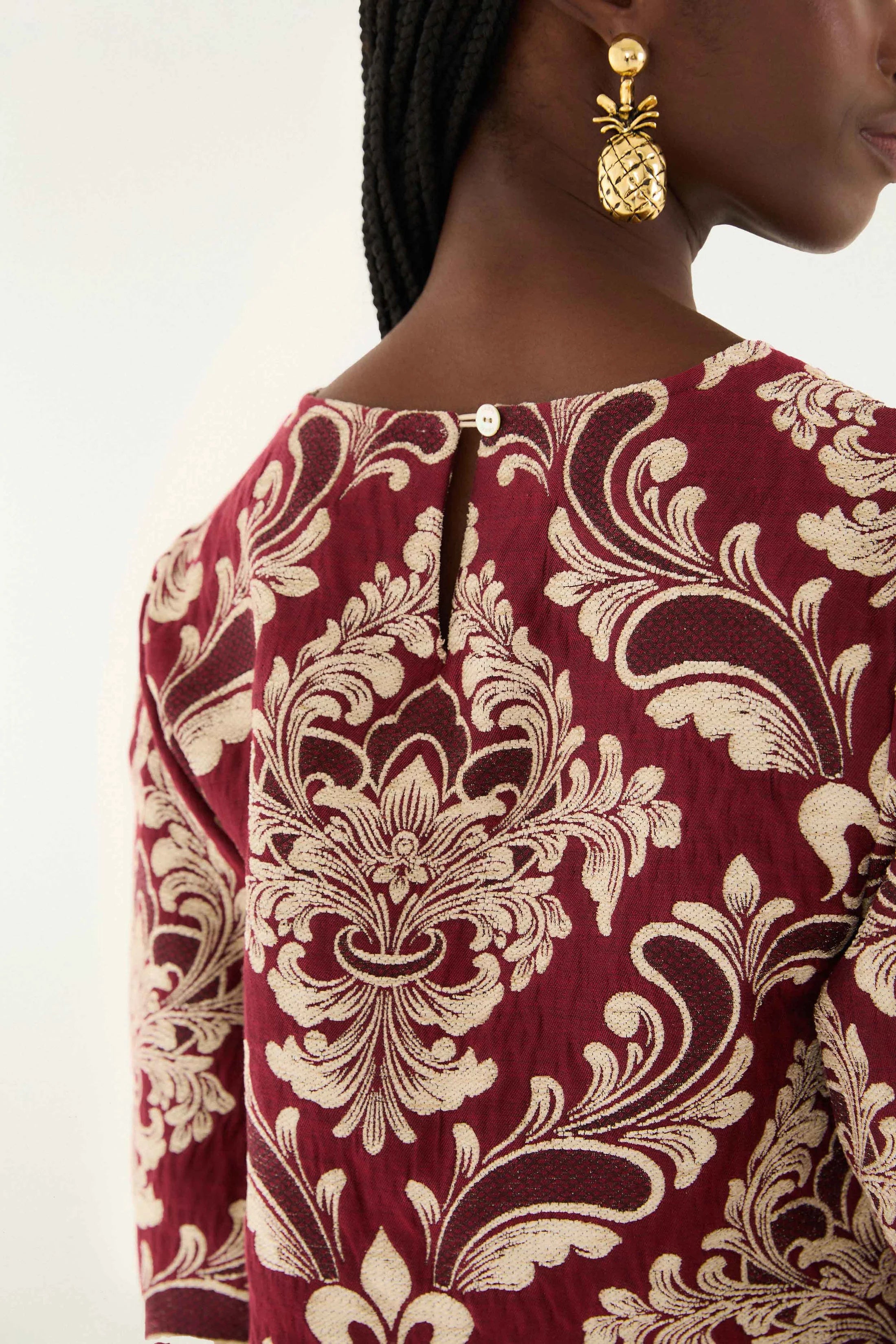 Bicolor Jacquard Waves Top