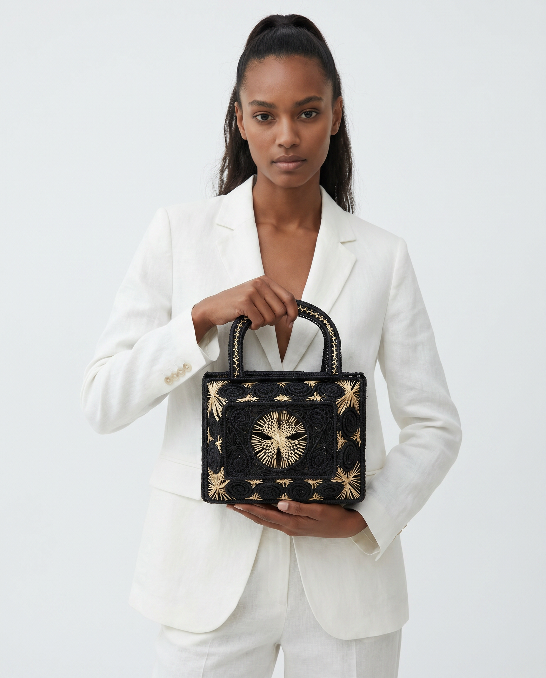 Black Iraca Caracol Bag