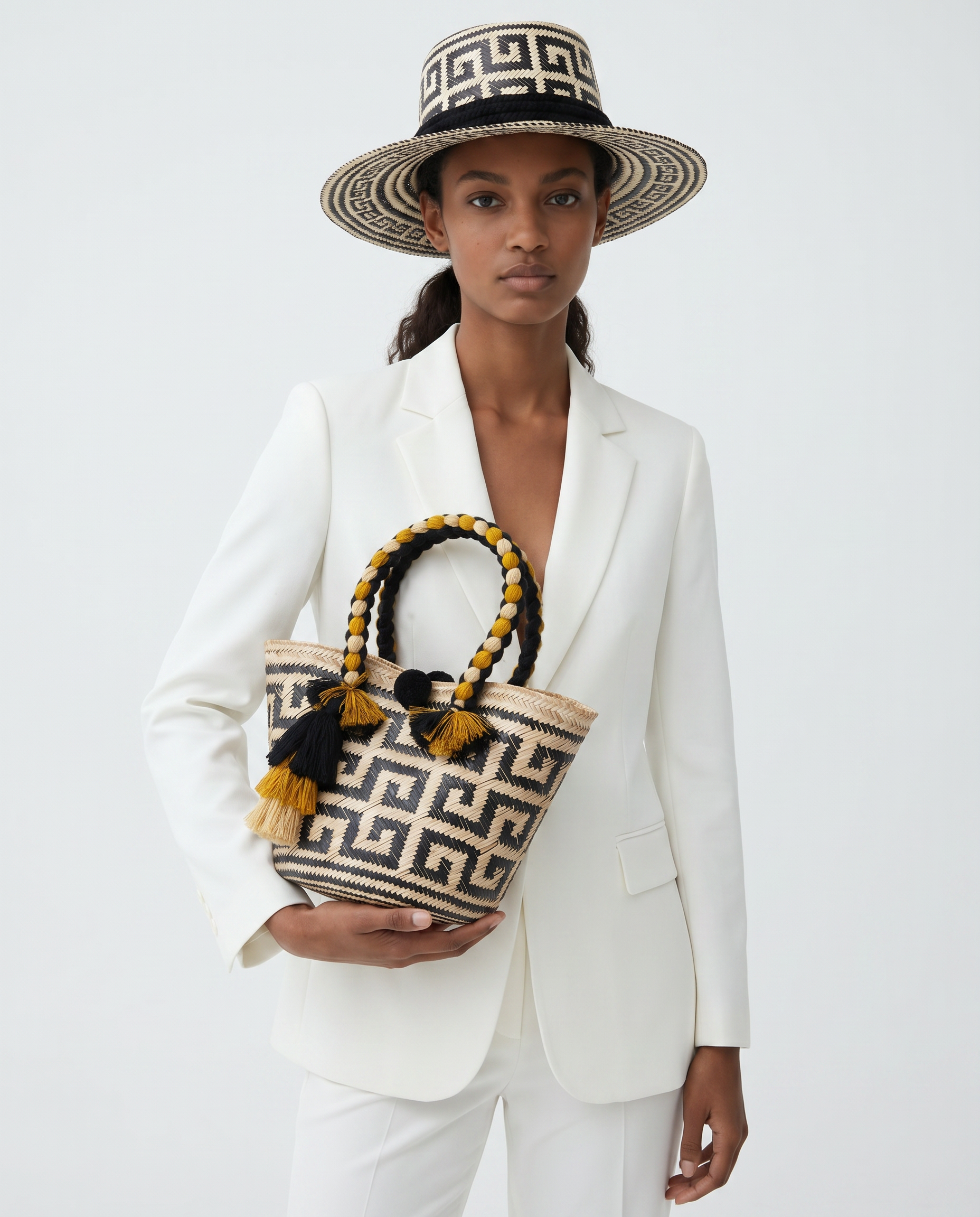 Iraca Meander Black Small Bag