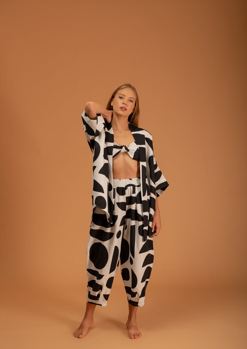 Galeria-Wasabi Geo Black Blouse-Justbrazil