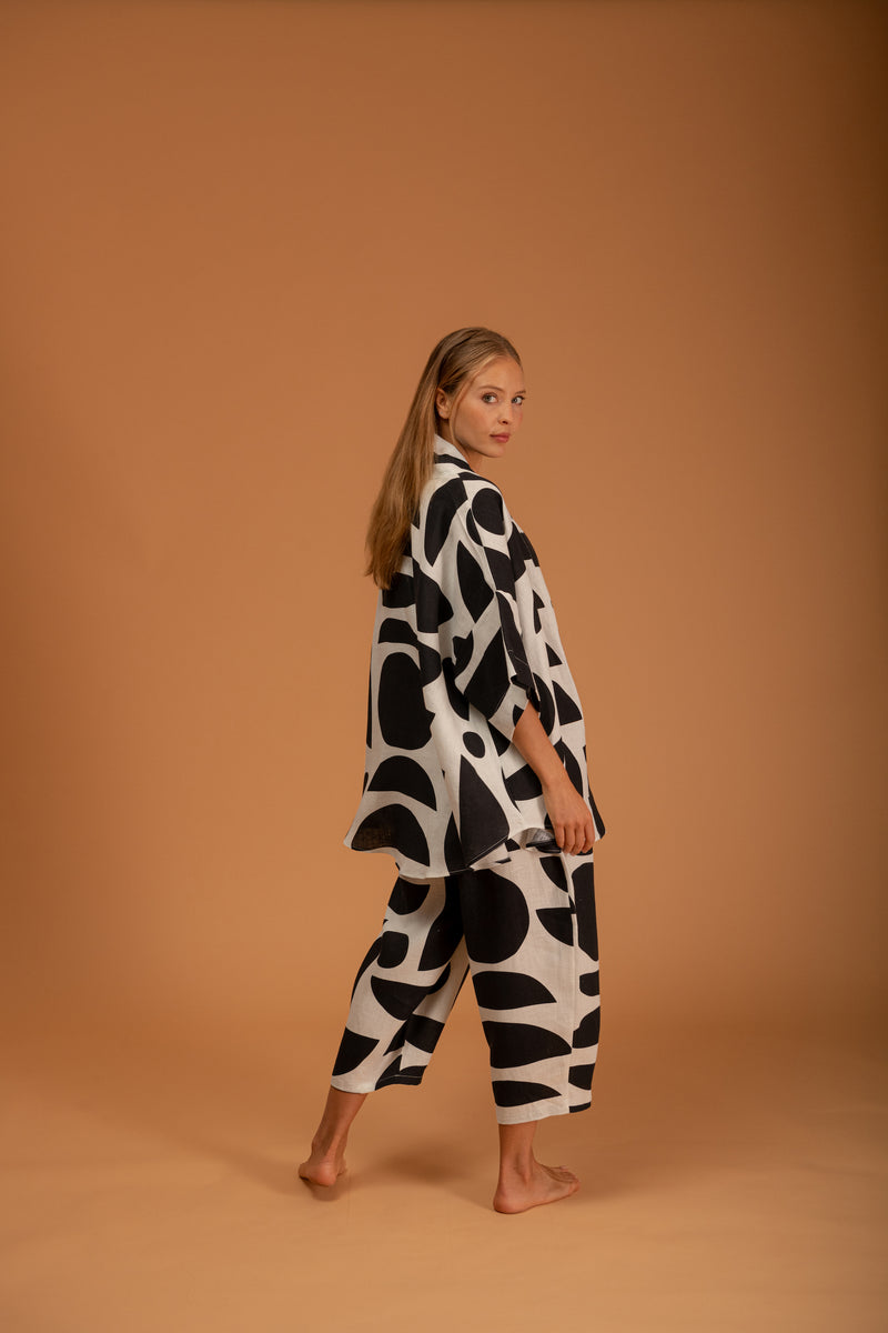 Galeria-Wasabi Geo Black Blouse-Justbrazil