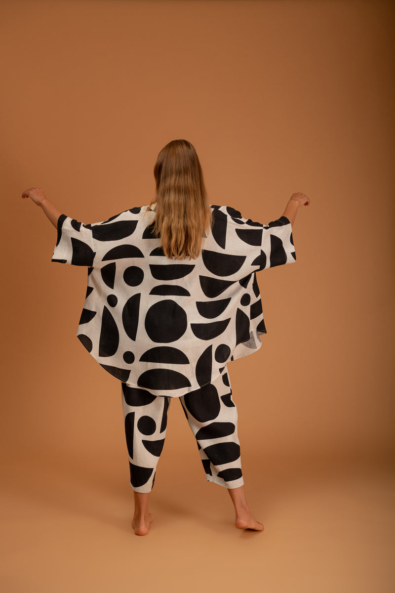 Galeria-Wasabi Geo Black Blouse-Justbrazil