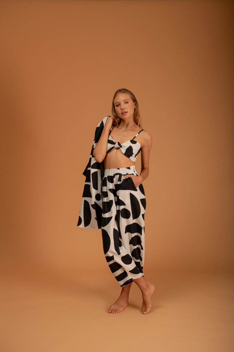 Galeria-Wasabi Geo Black Blouse-Justbrazil