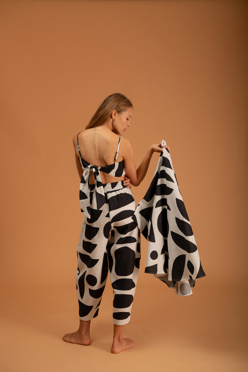 Galeria-Wasabi Geo Black Blouse-Justbrazil