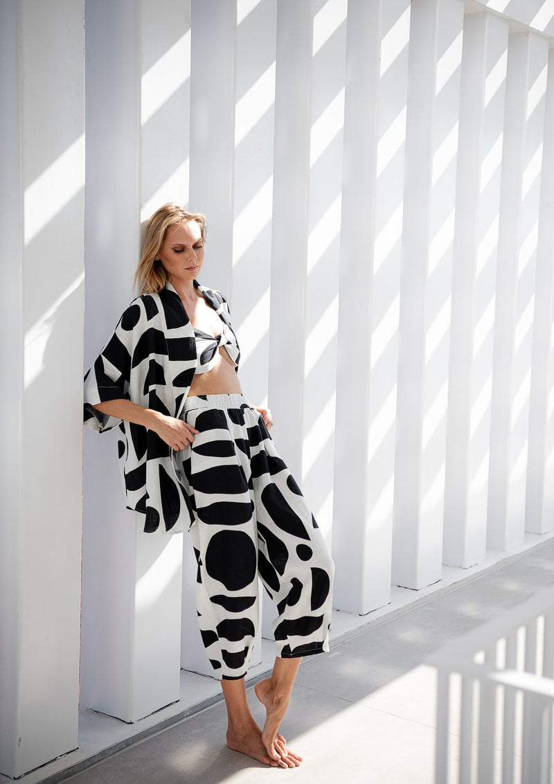 Galeria-Wasabi Geo Black Blouse-Justbrazil