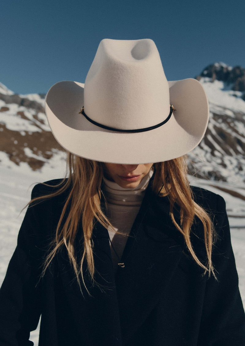 Ezra Off-White Hat