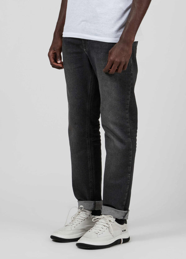 OSKLEN-SHIRT-CALCA JEANS ROUGH USED BLACK-JUST BRAZIL