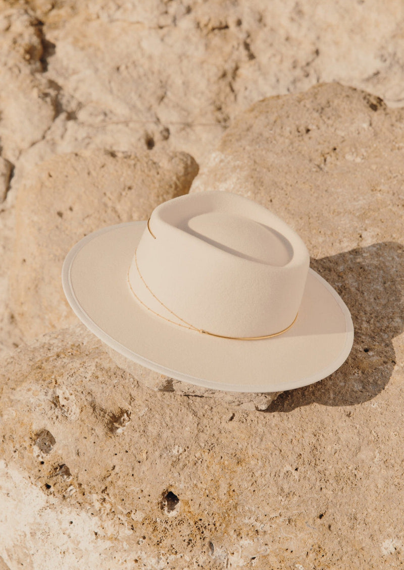 Anna Off White Hat